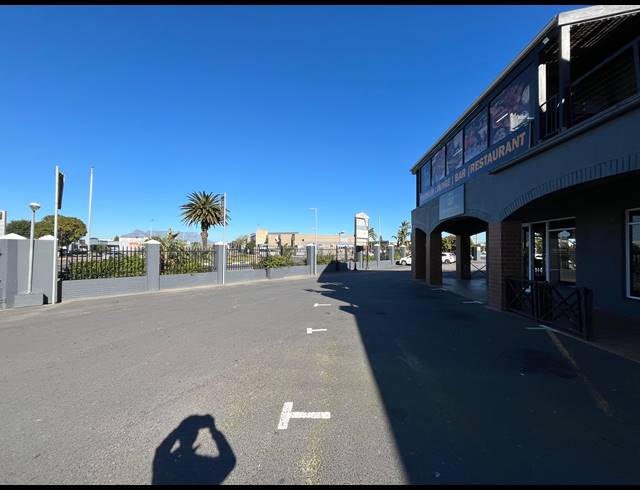 181M² RETAIL TO LET IN PARKLANDS